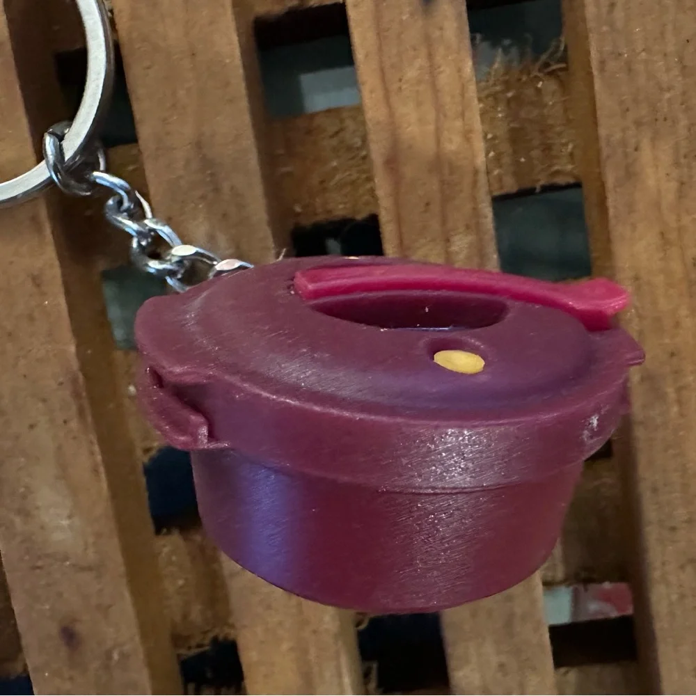 Tupperware Mini Pressure Cooker Keychain - Picture 1 of 4